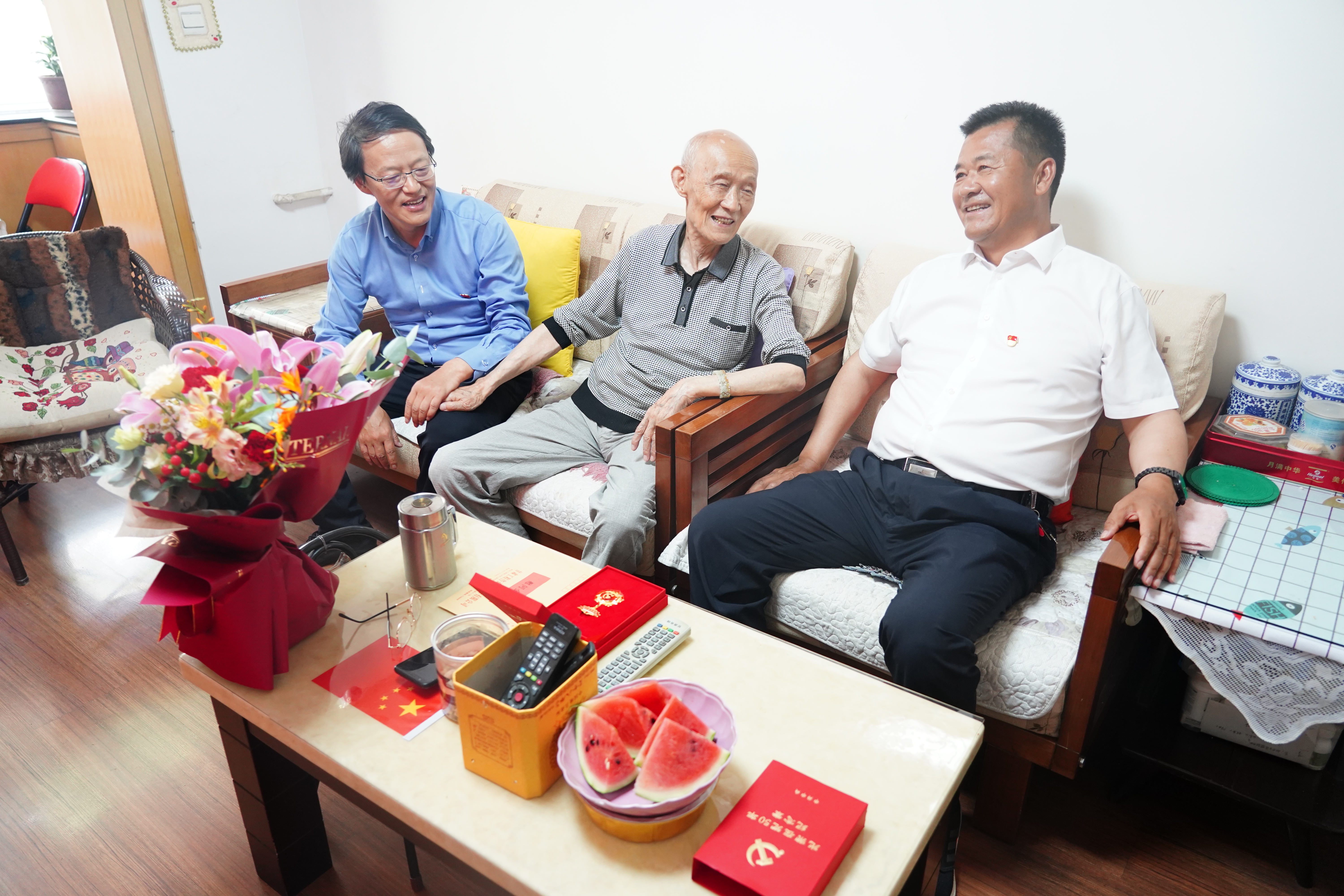 甘肅工程咨詢集團(tuán)開(kāi)展“七一”走訪慰問(wèn)